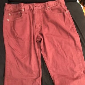 Burgundy Levi’s 514 straight men’s jeans (C)